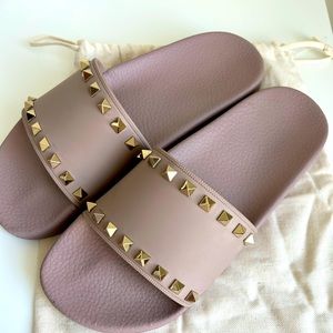 Valentino woman’s studded slides !!!